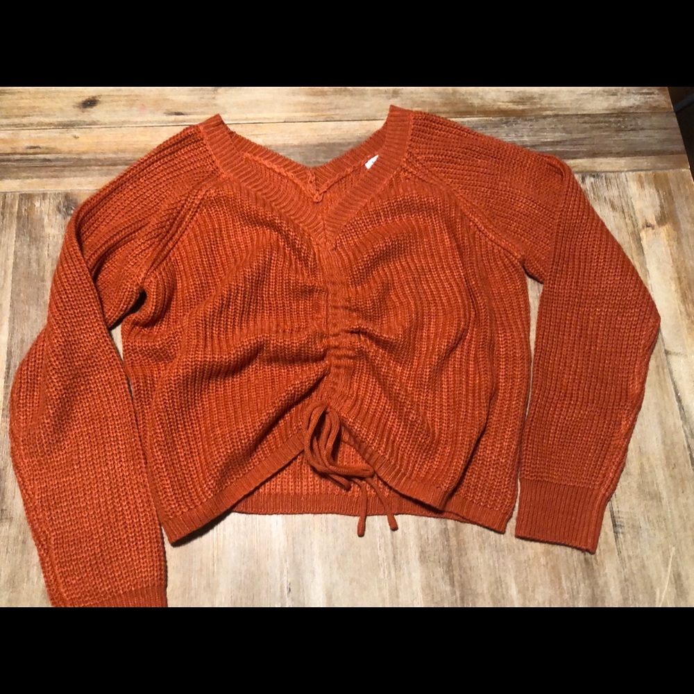 Adjustable ruched sweater!